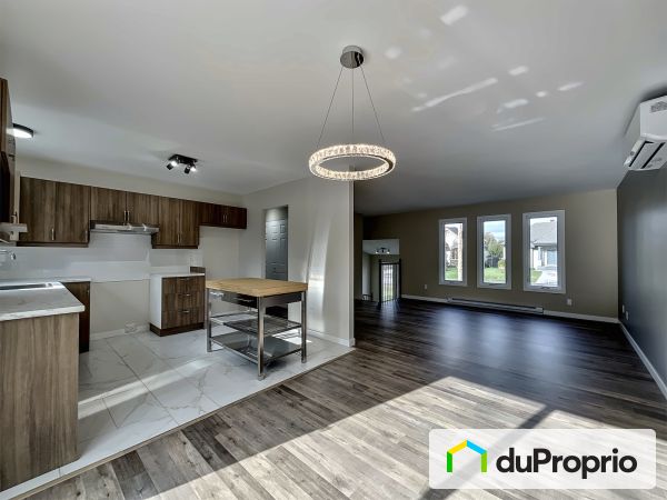 Salle à manger / Salon - 114-114A, rue Newton, Chateauguay à vendre