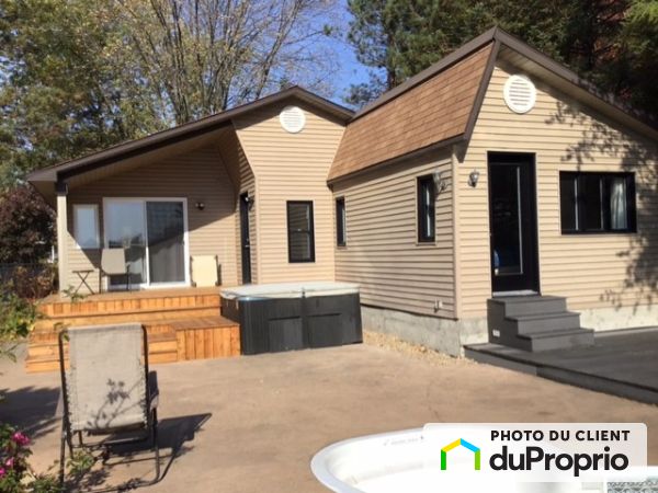 3621, chemin Sainte-Thérèse, Carignan à vendre