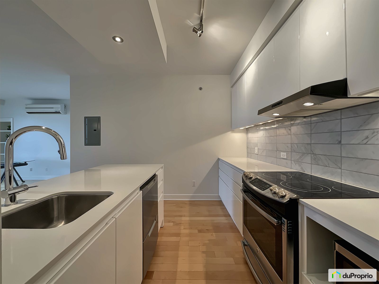 761 Rue Des Carrieres — photo 3