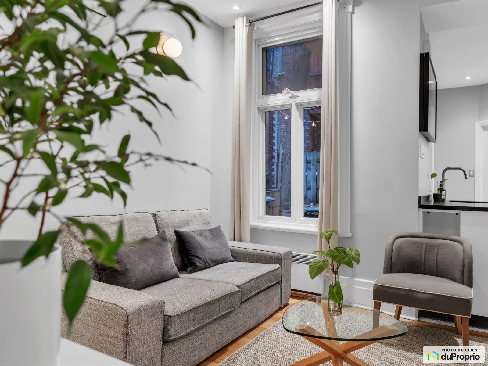 415 Rue Boucher — photo 1