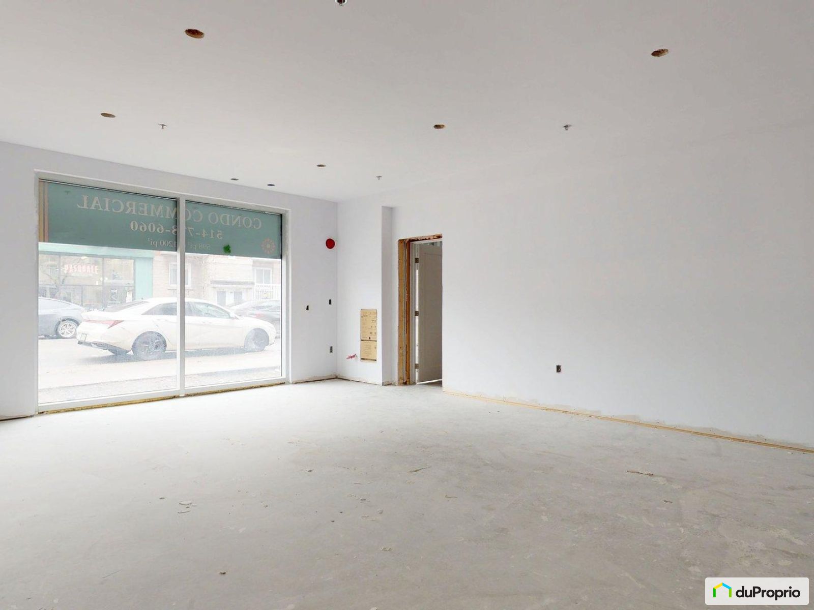 3322 Rue Masson Espace Commerc — photo 3