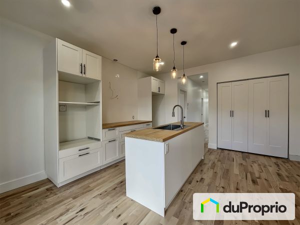 5545 rue Bannantyne, Verdun for sale