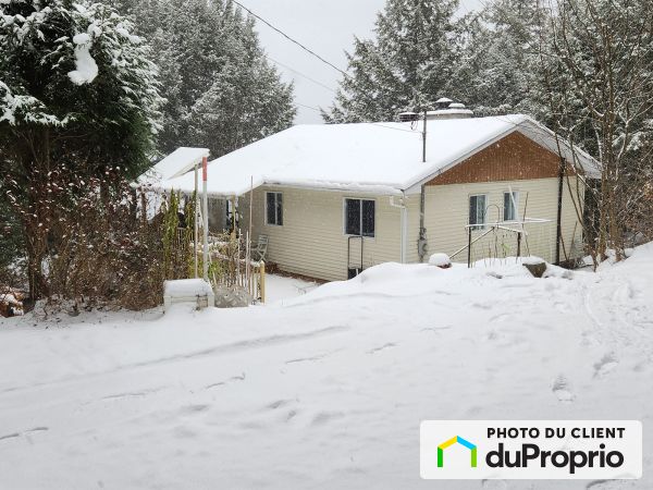 1742 chemin du Tour-du-Lac, Lac-Simon à vendre