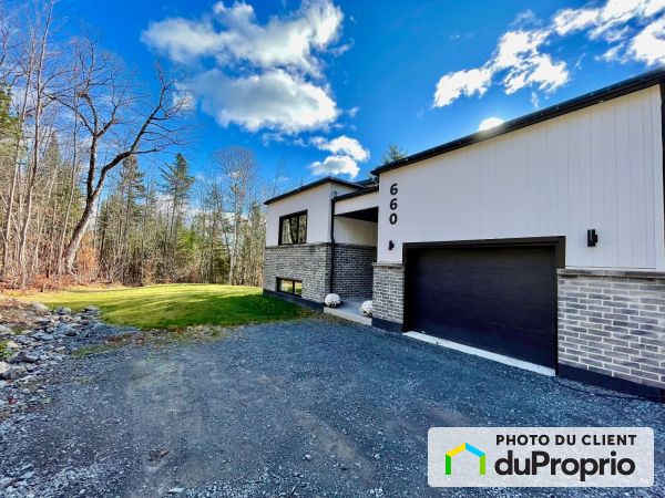 660 rue du Hibou-Blanc, Ste-Adèle for sale