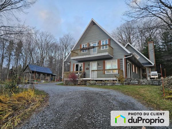 26 chemin de la Passerelle, Lac-Beauport à vendre