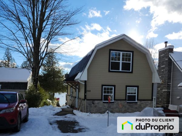 228 129e Avenue, St-Hippolyte for sale