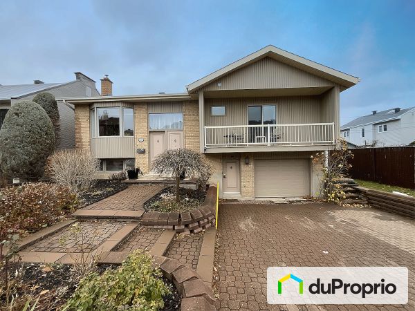 Driveway - 481 rue Odette-Oligny, Laval-des-Rapides for sale