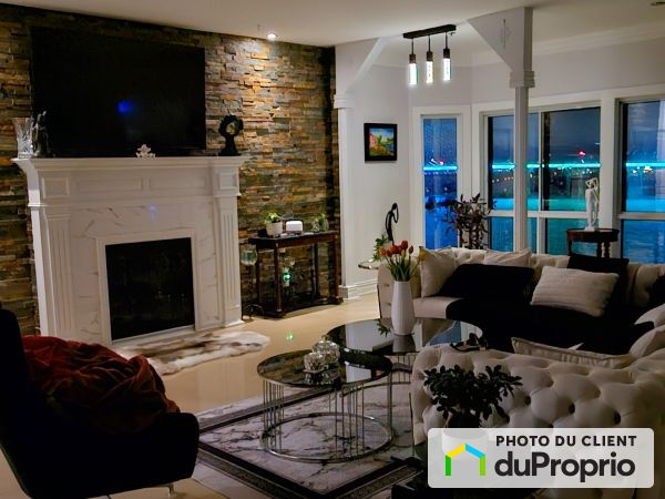 PH 111-7680, boulevard Marie-Victorin, Brossard à vendre