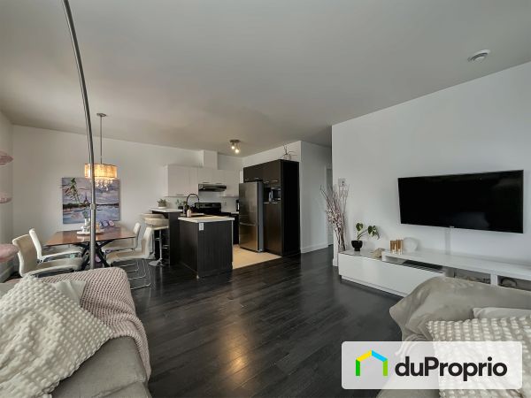 Apartment Living Room - 8752 rue du Chevalet, Lebourgneuf for sale