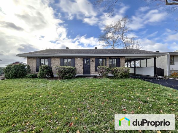 3435 rue de Méjanès, Beauport for sale