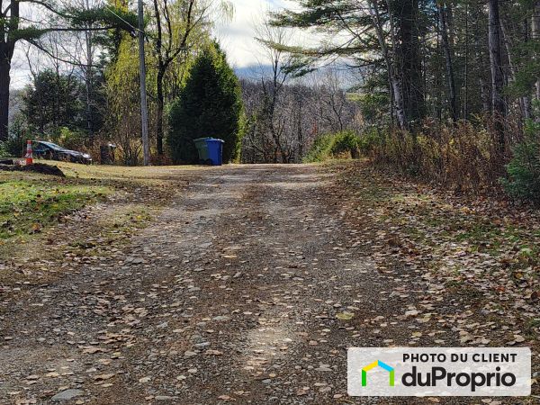 Rue - , rue des Érables, Gore à vendre