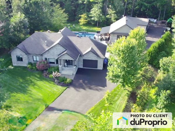 Cour avant - 14, chemin du Menuisier, L&#39;Ange-Gardien-Outaouais à vendre