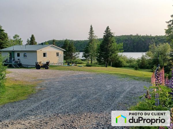 1, chemin du Lac-Blanc, Godbout à vendre