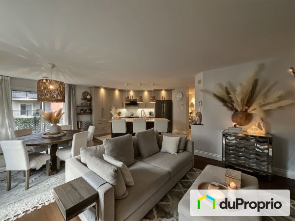 Salon - 4-750, rue des Sureaux, Boucherville à vendre