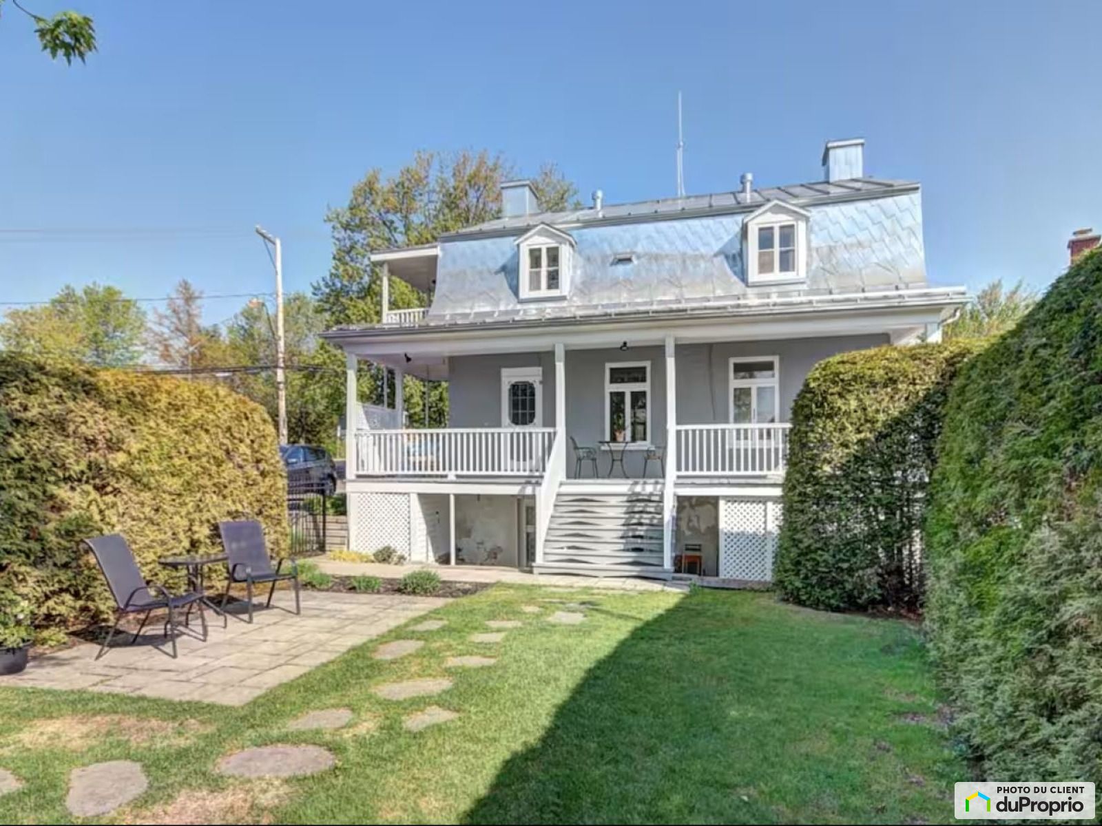 1102 1102 B 1104 Avenue Royale — photo 3