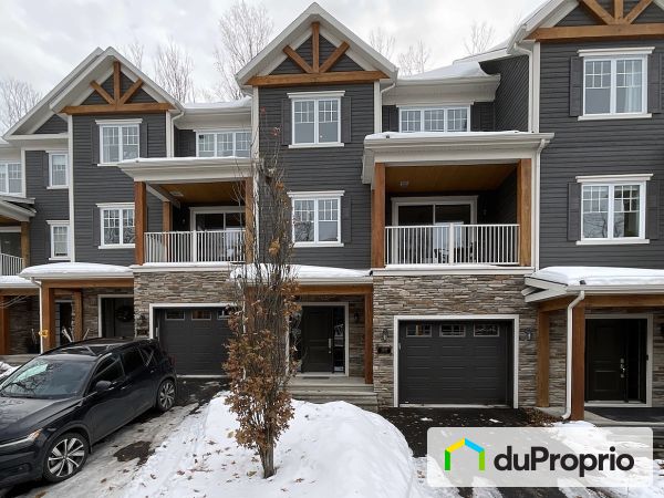 207, rue du Cercle-des-Cantons, Bromont à vendre
