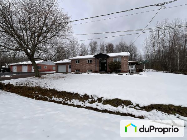 30 rue René, St-Cyrille-De-Wendover for sale