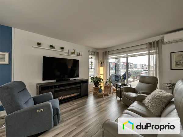 Living Room - 2913 rue de Coutances, Pintendre for sale