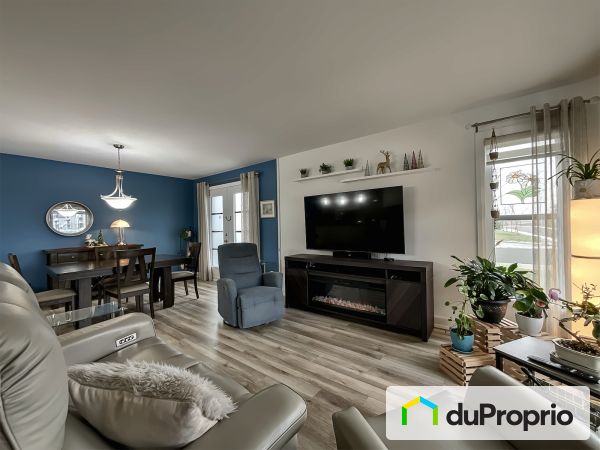 Living Room - 2913 rue de Coutances, Pintendre for sale