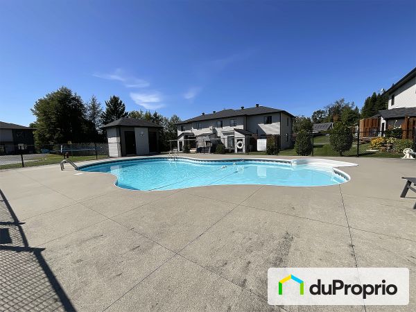 210-A, 28e Rue, Notre-Dame-des-Pins à vendre
