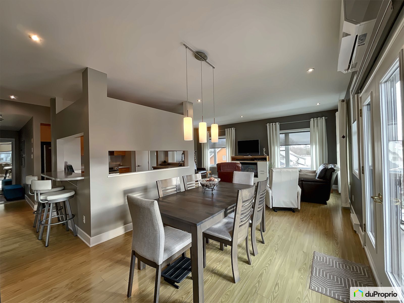 301 775 Rue Papineau — photo 1