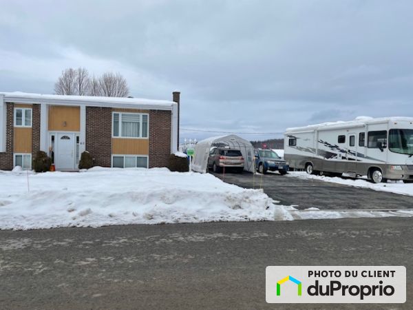 Winter Front - 40 rue des Prés, St-Jacques-De-Leeds for sale