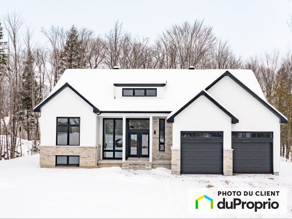 331, rue John-Ryan, St-Colomban à vendre