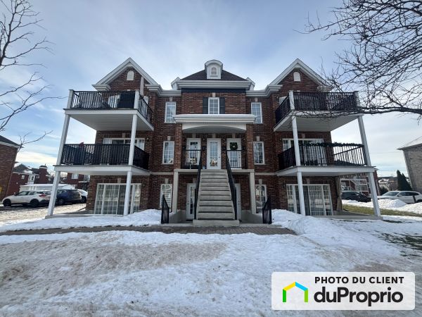 2-100, rue Marie-Victorin, St-Eustache à vendre