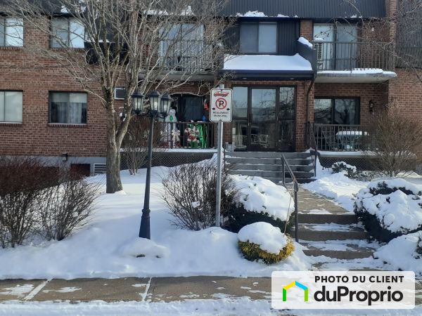 201-400 place du Manoir, Mont-St-Hilaire for sale