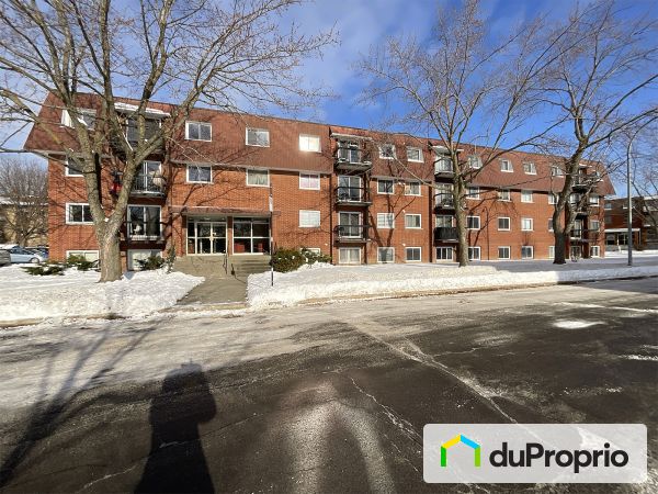 206-517 rue Varennes, Longueuil (Vieux-Longueuil) for sale