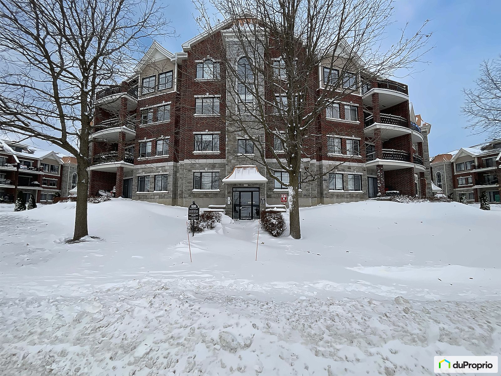 308 520 Rue Martel — photo 1