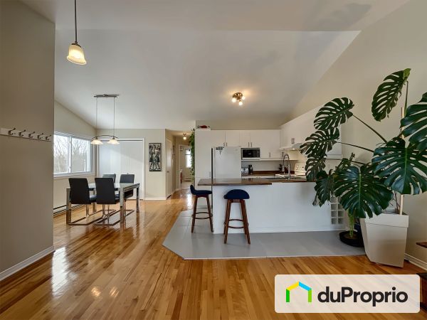 Open Concept - 303-14585 rue Sherbrooke Est, Pointe-Aux-Trembles / Montréal-Est for sale