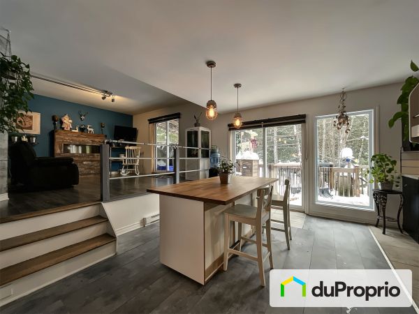 16 chemin des Lucioles, St-Hippolyte for sale