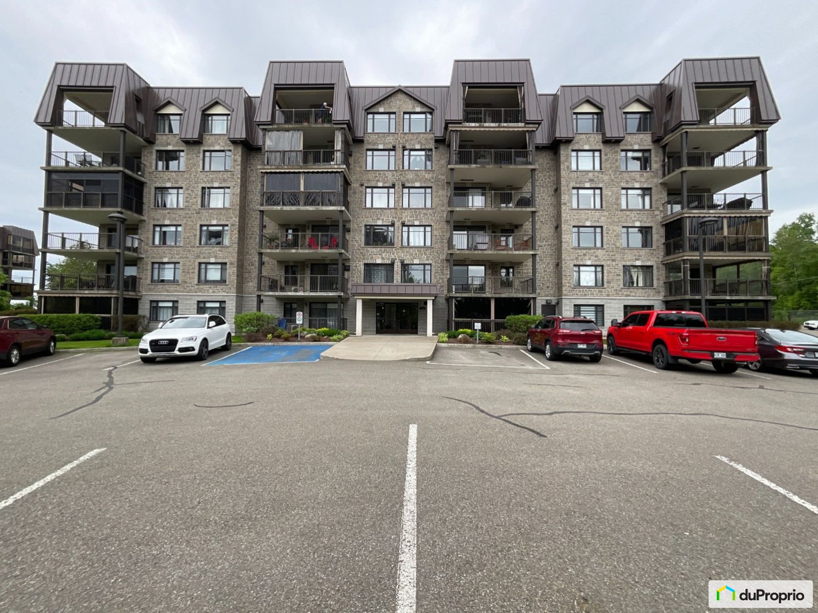 606 7780 Rue Du Daim — photo 1