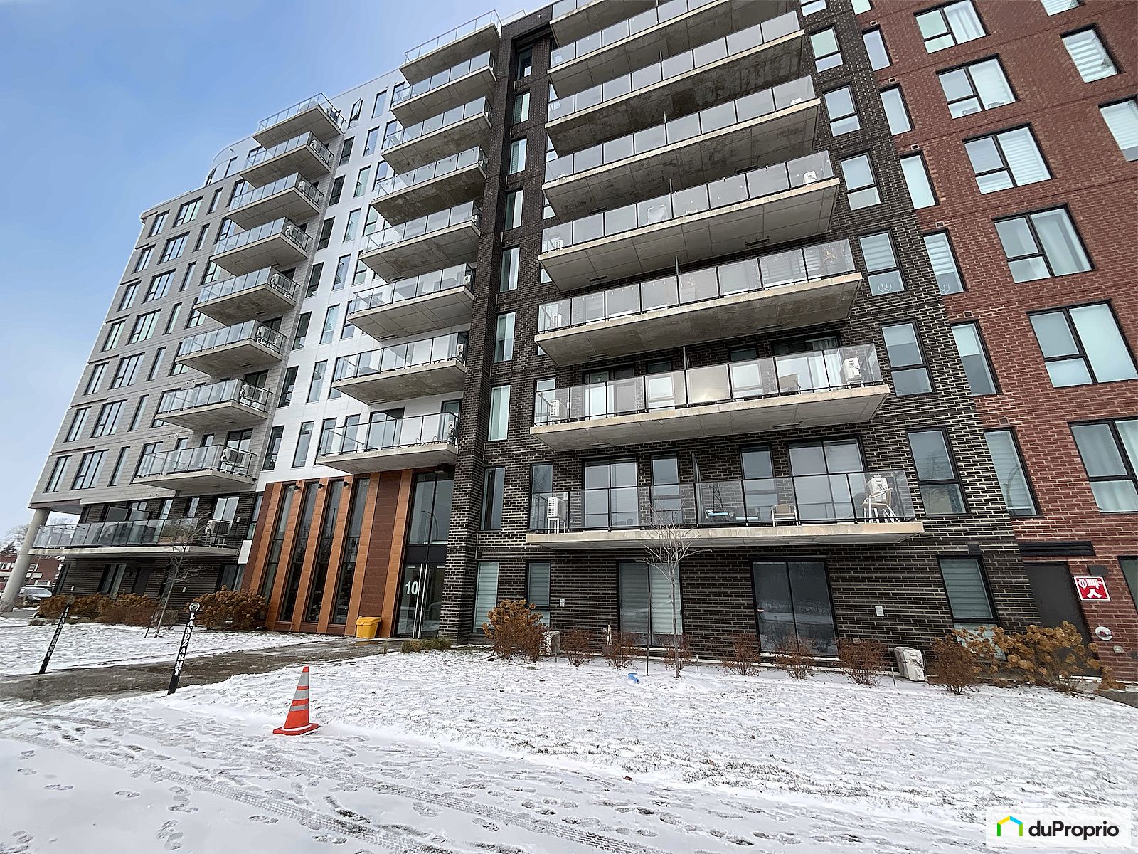 306 10 Avenue Donegani — photo 1