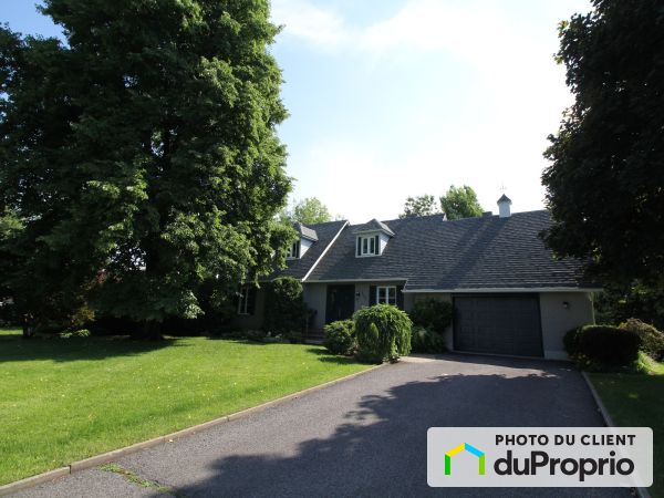 256, rue Marie-Antoinette, St-Jean-sur-Richelieu (St-Luc) à vendre