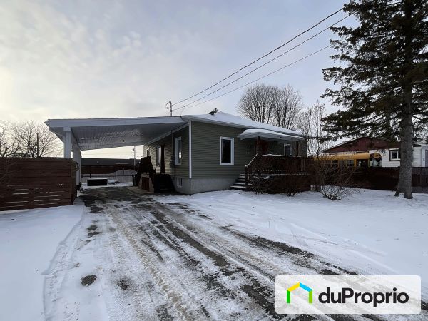 1469 rue St-Michel, Acton Vale for sale