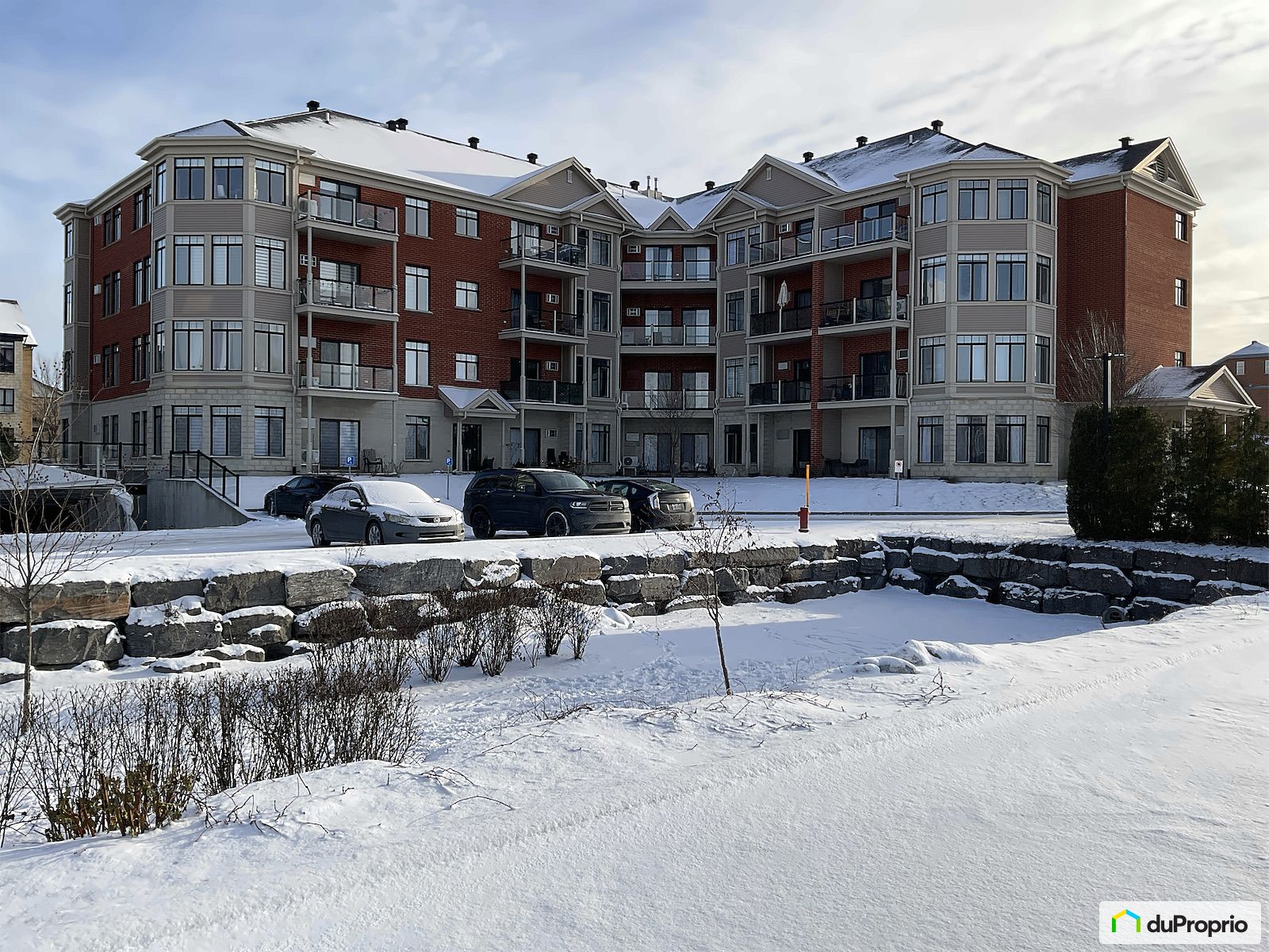 211 6250 Boulevard Chevrier — photo 1