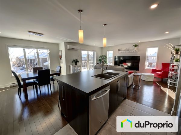 Aire ouverte - 504, boulevard Vauquelin, Longueuil (St-Hubert) à vendre