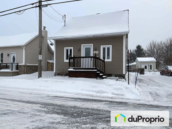 69 rue Principale, St-Apollinaire for sale