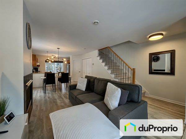 Salon / Salle à manger - 1120, rue des Tournesols, Ste-Adèle à vendre