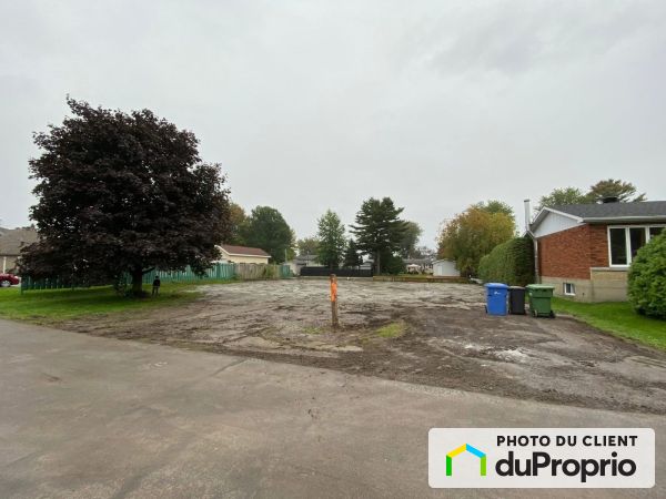 565, 2e rue, St-Zotique à vendre