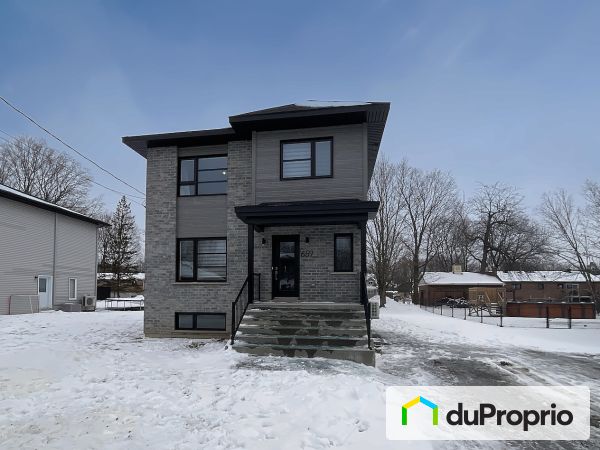 659 rue Gilles-Cadorette, Granby for sale