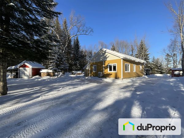 195 chemin Tawachiche Est, Lac-Aux-Sables for sale