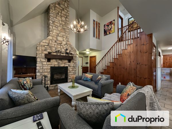 Apartment Living Room - 276 chemin de la Martine, Petite-Rivière-St-François for sale