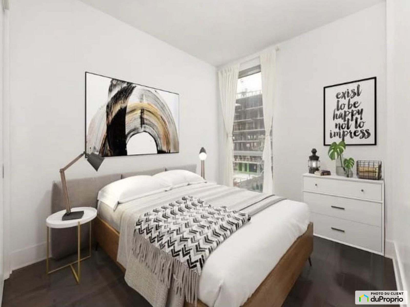 303 901 Rue Commune Est — photo 3