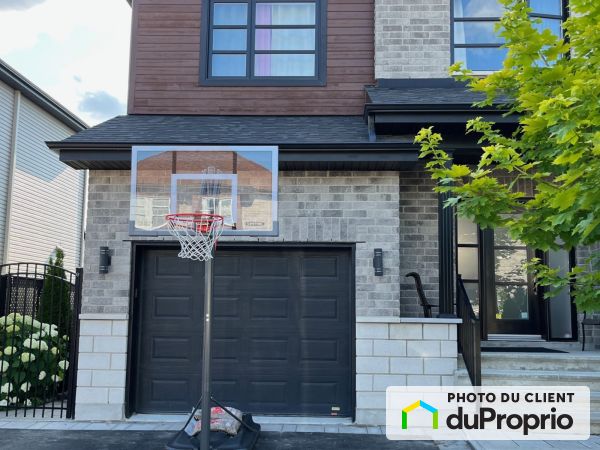 2107, rue Robert-Bouthillette, Ste-Rose à vendre