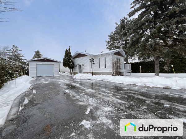 22 rue Josée, L'Assomption for sale
