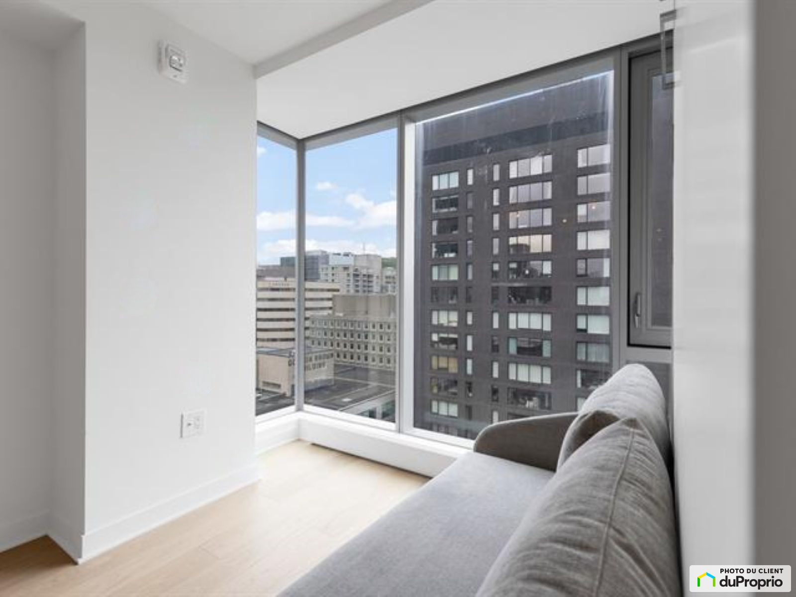 2111 360 Rue Mayor — photo 1