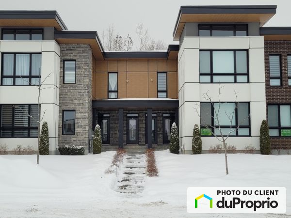 101-384 rue Girard, Ste-Julie for sale